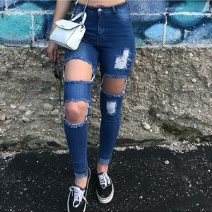 FASHION NOVA JEANS